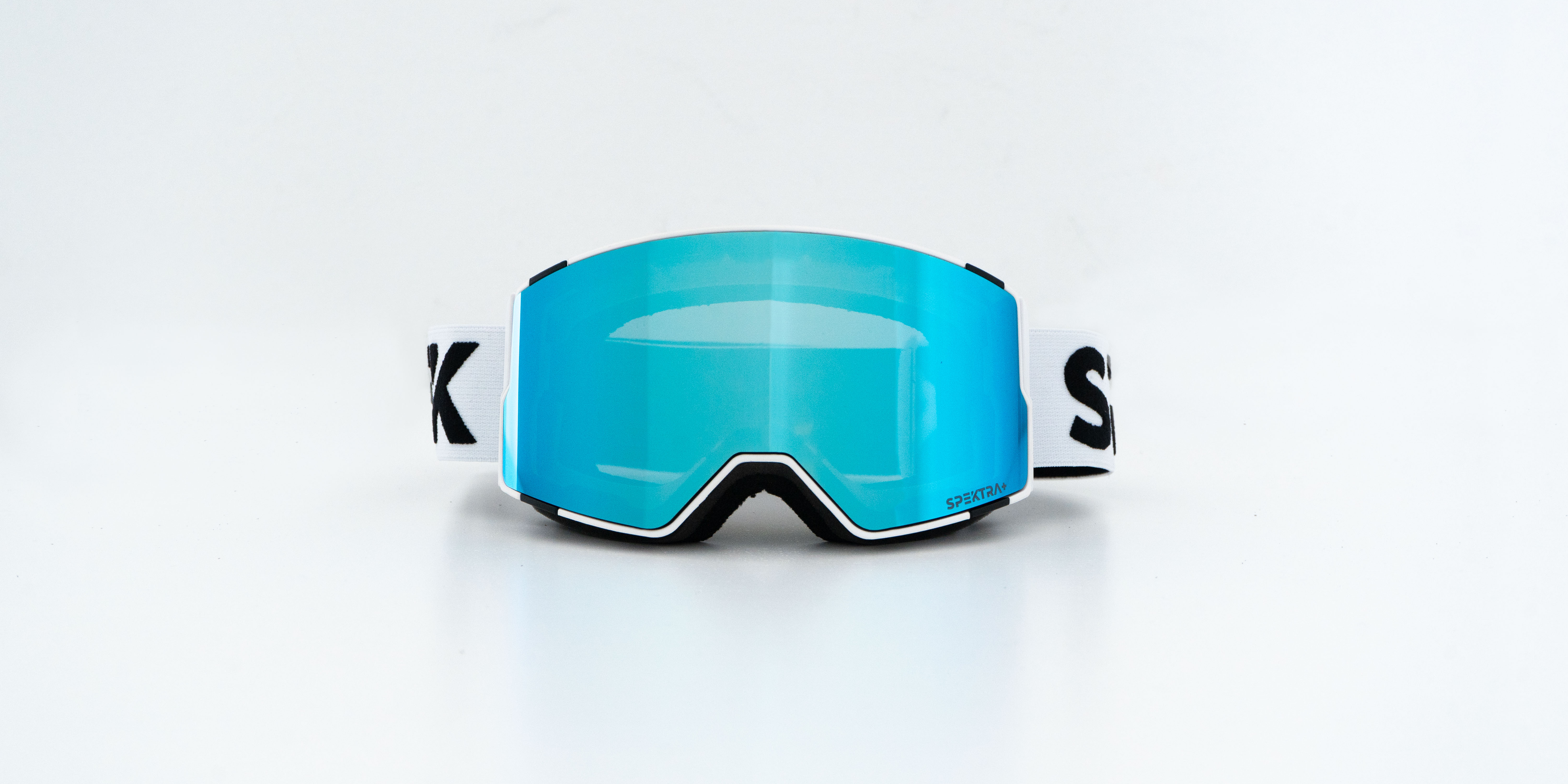 lunette de ski avec lentille bleu